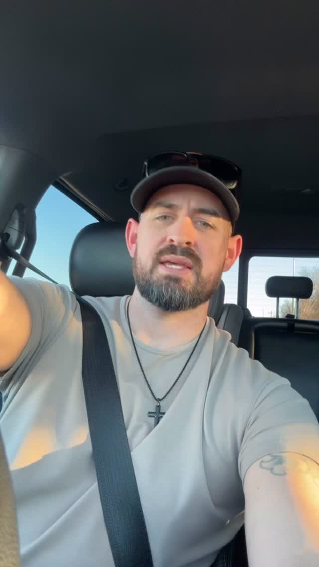 Instagram post from cuttothechase_barber. This post is in position 0.